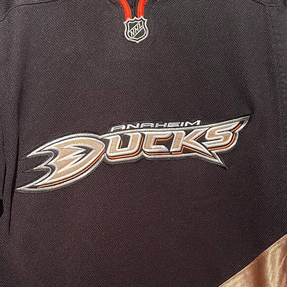 Vintage Reebok NHL Men's Large Anaheim Ducks Hockey Players Jersey - Picture 3 of 5